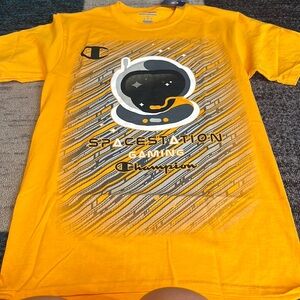 Champion Men’s Small Yellow Space station gaming t shirt
